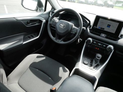 Certified 2025 Toyota RAV4 LE AWD/4WD image 9