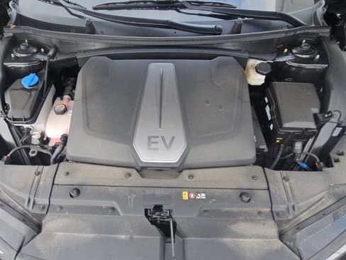 Used 2024 Kia EV6 Wind w/ Wind Technology Package AWD/4WD image 8