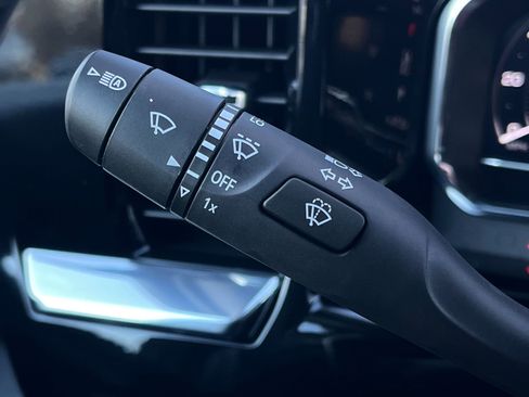 Used 2024 GMC Sierra 3500 SLT image 38