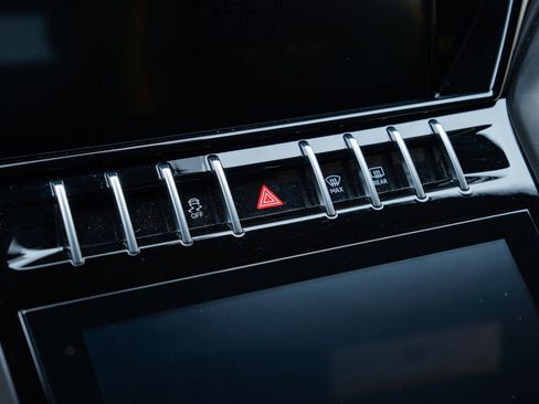 Used 2024 Lamborghini Urus S AWD/4WD image 45