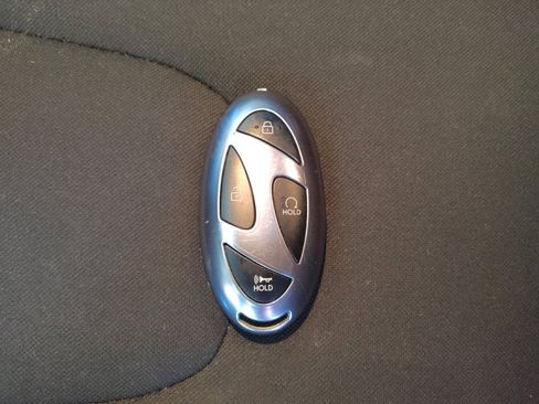 Used 2025 Hyundai Elantra SEL image 32