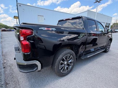 Used 2022 Chevrolet Silverado 1500 LT AWD/4WD image 26