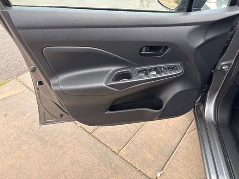 Used 2021 Nissan Versa S FWD image 20