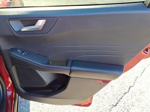 Used 2021 Ford Escape SE w/ Convenience Package image 19