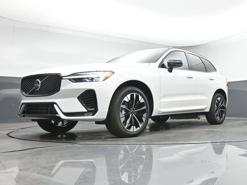 New 2026 Volvo XC60 B5 Plus w/ Protection Package Premier AWD/4WD image 39