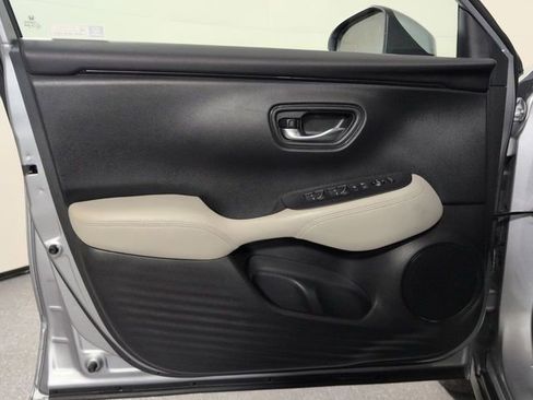 Certified 2023 Honda HR-V LX image 21