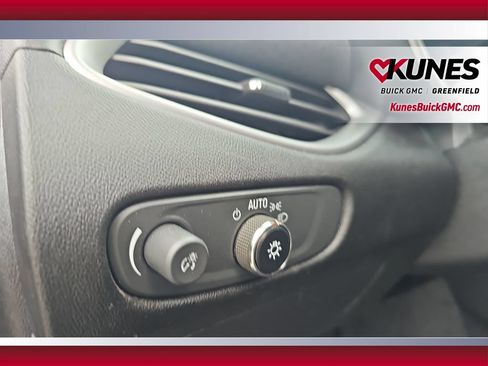 Used 2023 Chevrolet Malibu LT FWD image 18