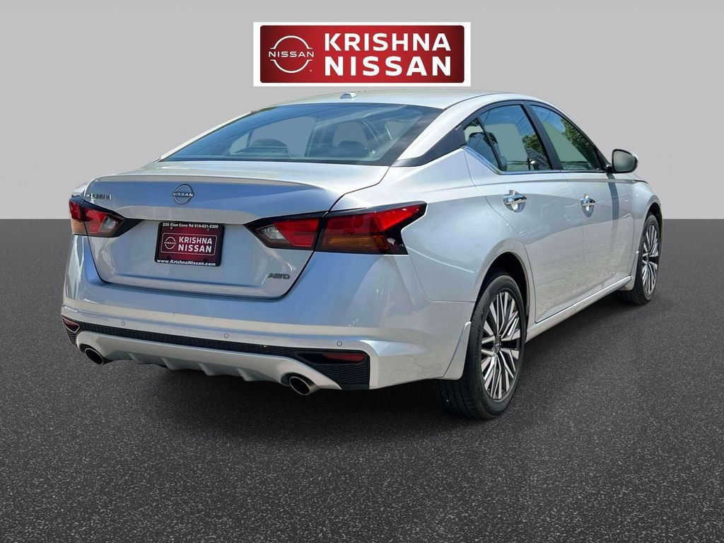 Used 2024 Nissan Altima 2.5 SV w/ SV Premium Package AWD/4WD image 6