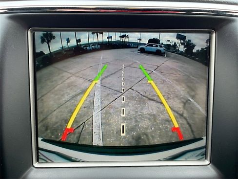 Used 2017 Jeep Grand Cherokee Altitude image 14