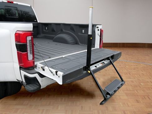 Used 2025 Ford F450 Platinum image 12