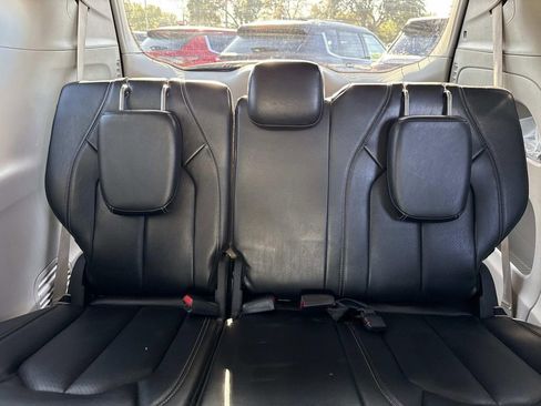 Used 2022 Chrysler Pacifica Touring-L image 15