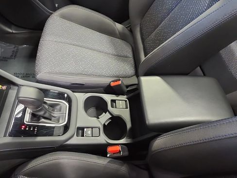 Used 2025 Subaru Forester Premium AWD/4WD image 24