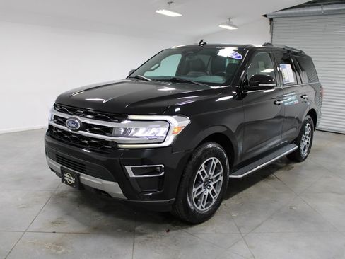 Used 2022 Ford Expedition Limited AWD/4WD image 4
