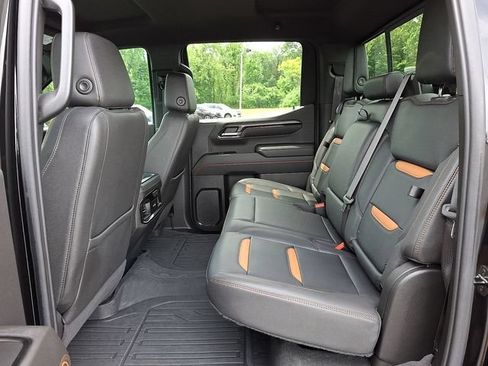 Used 2022 GMC Sierra 1500 AT4 w/ AT4 Preferred Package AWD/4WD image 10