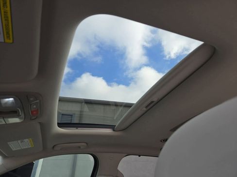 Certified 2025 Kia Telluride EX w/ EX Captain's Chair Package image 18