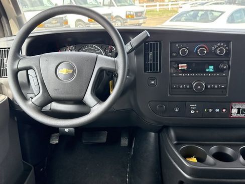 New 2025 Chevrolet Express 3500 LS image 7