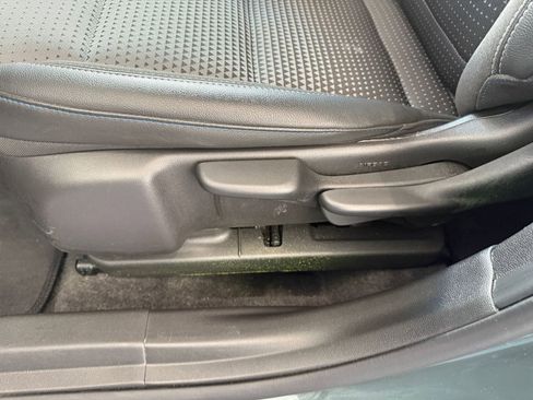 Used 2025 Chevrolet Trax LT image 23