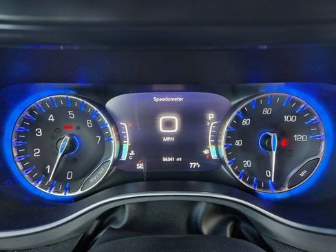Used 2019 Chrysler Pacifica Touring-L Plus w/ Advanced Safetytec Group FWD image 29