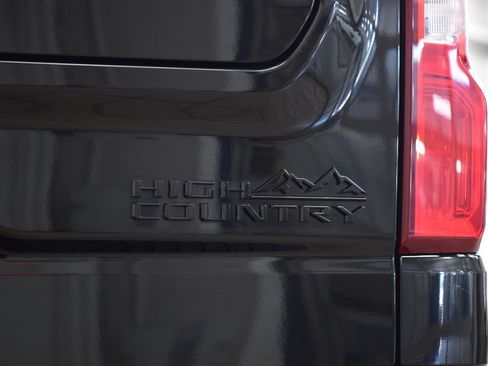 Used 2024 Chevrolet Silverado 1500 High Country w/ Technology Package AWD/4WD image 26
