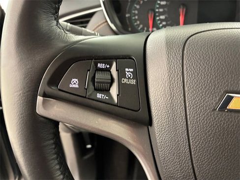 Used 2022 Chevrolet Trax LT w/ Driver Confidence Package image 22