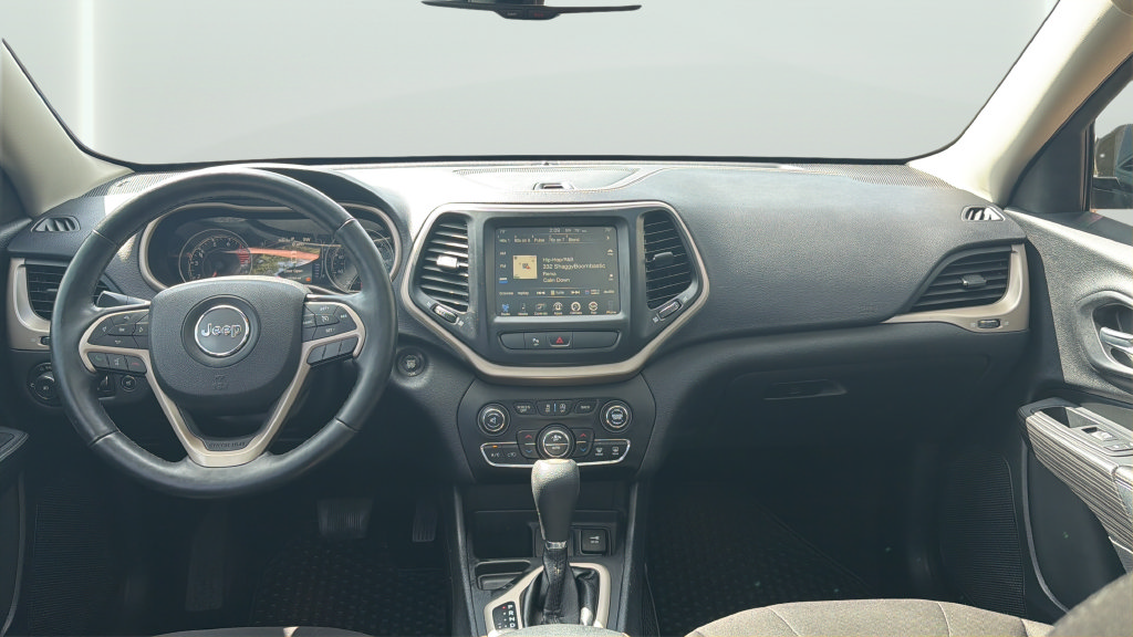 Used 2017 Jeep Cherokee 75th Anniversary FWD image 23