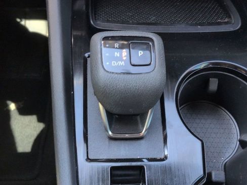 Used 2023 Nissan Rogue S AWD/4WD image 17