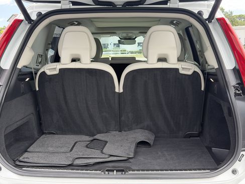 Certified 2024 Volvo XC90 B6 Ultimate w/ Protection Package Premier AWD/4WD image 10
