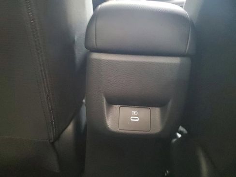 New 2025 Nissan Versa SV w/ Trunk Package image 30