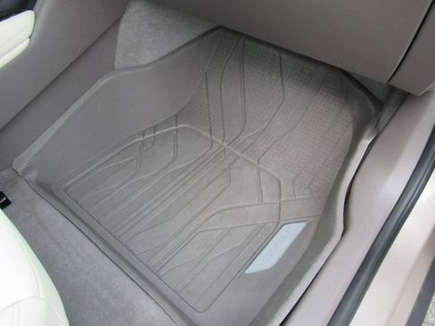 Used 2023 Chevrolet Malibu LT image 28