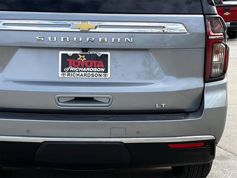 Used 2024 Chevrolet Suburban LT image 6