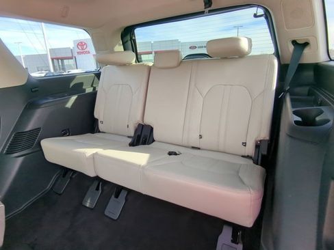Used 2020 Ford Expedition Platinum image 18