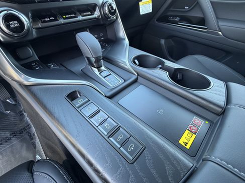 New 2026 Lexus LX 700h Luxury AWD/4WD image 29