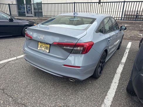 Used 2024 Honda Civic Sport image 3