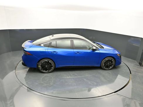 New 2026 Nissan Sentra SR w/ SR Premium Package FWD image 18