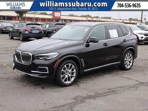 Used 2022 BMW X5 xDrive40i w/ Parking Assistance Package AWD/4WD image 4