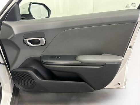 Used 2025 Kia K4 FWD image 30