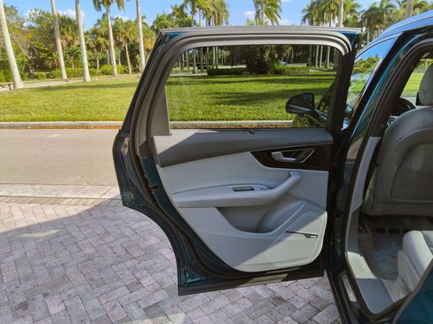 Used 2019 Audi Q7 3.0T Prestige AWD/4WD image 29