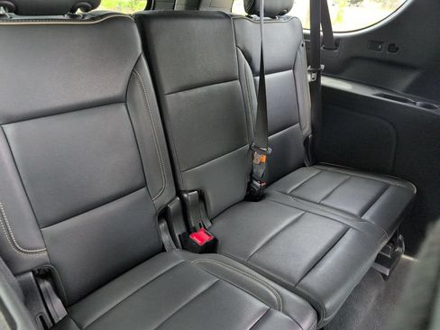 Used 2023 Chevrolet Suburban Premier AWD/4WD image 29