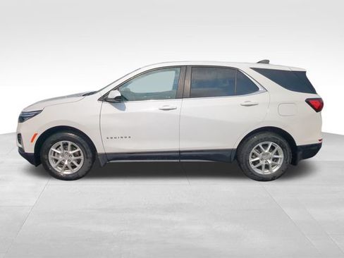 Used 2023 Chevrolet Equinox LT AWD/4WD image 2