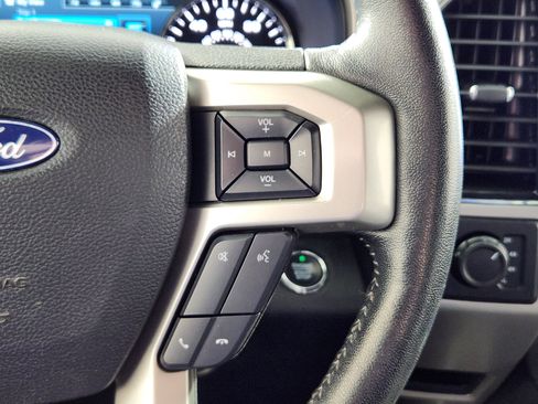 Used 2020 Ford F150 Lariat w/ Equipment Group 502A Luxury AWD/4WD image 18