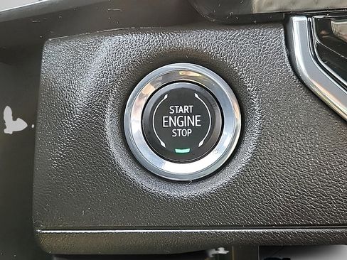 Used 2024 Chevrolet Colorado Trail Boss w/ Technology Package AWD/4WD image 28