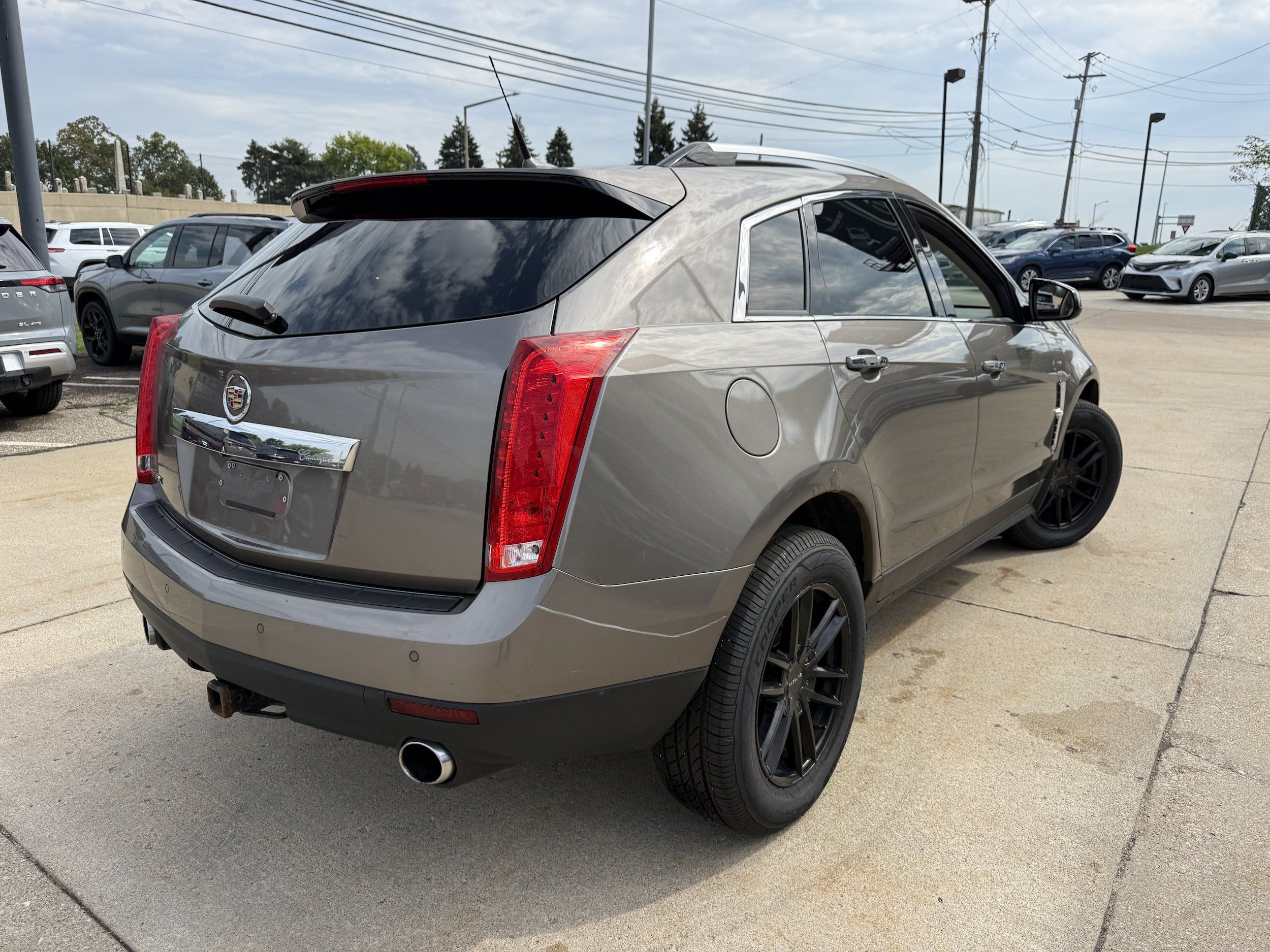 Used 2011 Cadillac SRX Luxury FWD image 5
