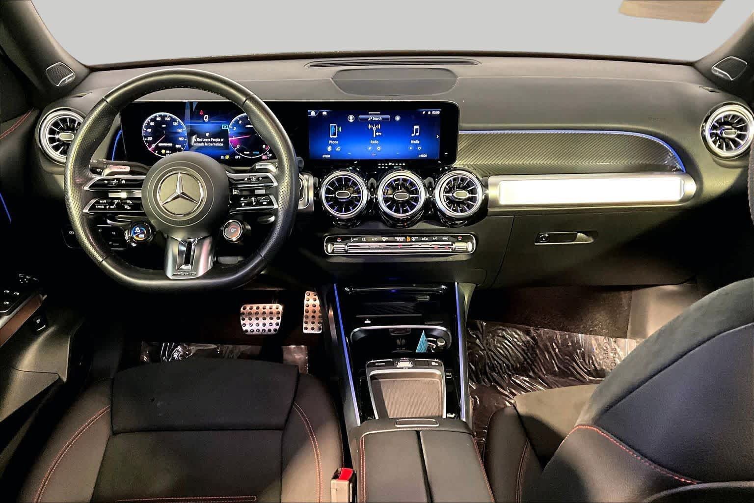 Certified 2025 Mercedes-Benz GLB 35 AMG 4MATIC image 16