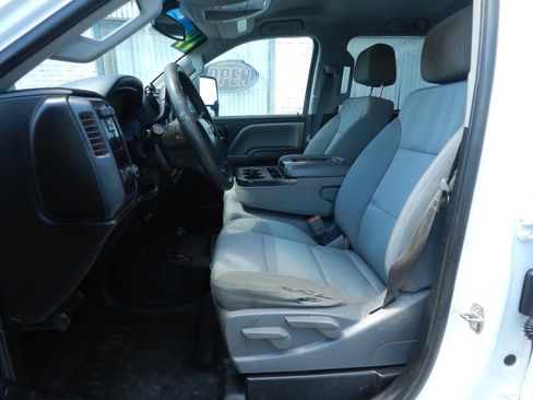 Used 2019 Chevrolet Silverado 2500 W/T image 2