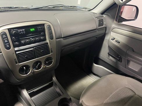 Used 2004 Ford Explorer XLT image 26