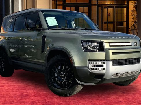 Used 2024 Land Rover Defender 110 S image 2