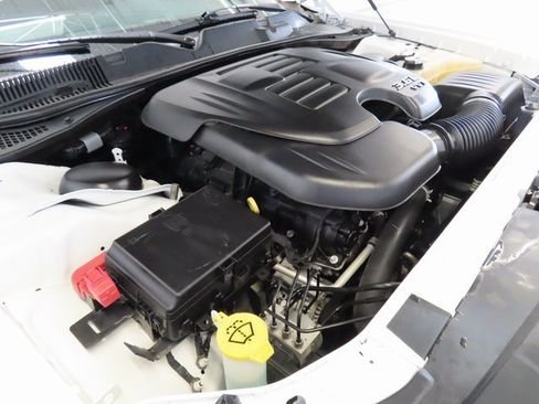 Used 2019 Dodge Challenger SXT w/ Blacktop Package image 32