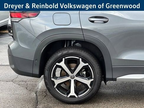 New 2026 Volkswagen Tiguan SE image 9