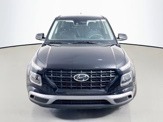 Used 2022 Hyundai Venue SE video 2