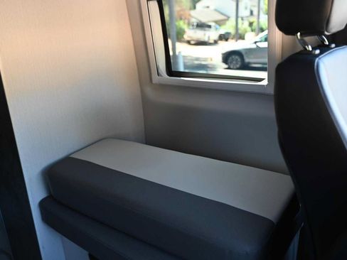 Used 2022 Mercedes-Benz Sprinter 2500 image 24